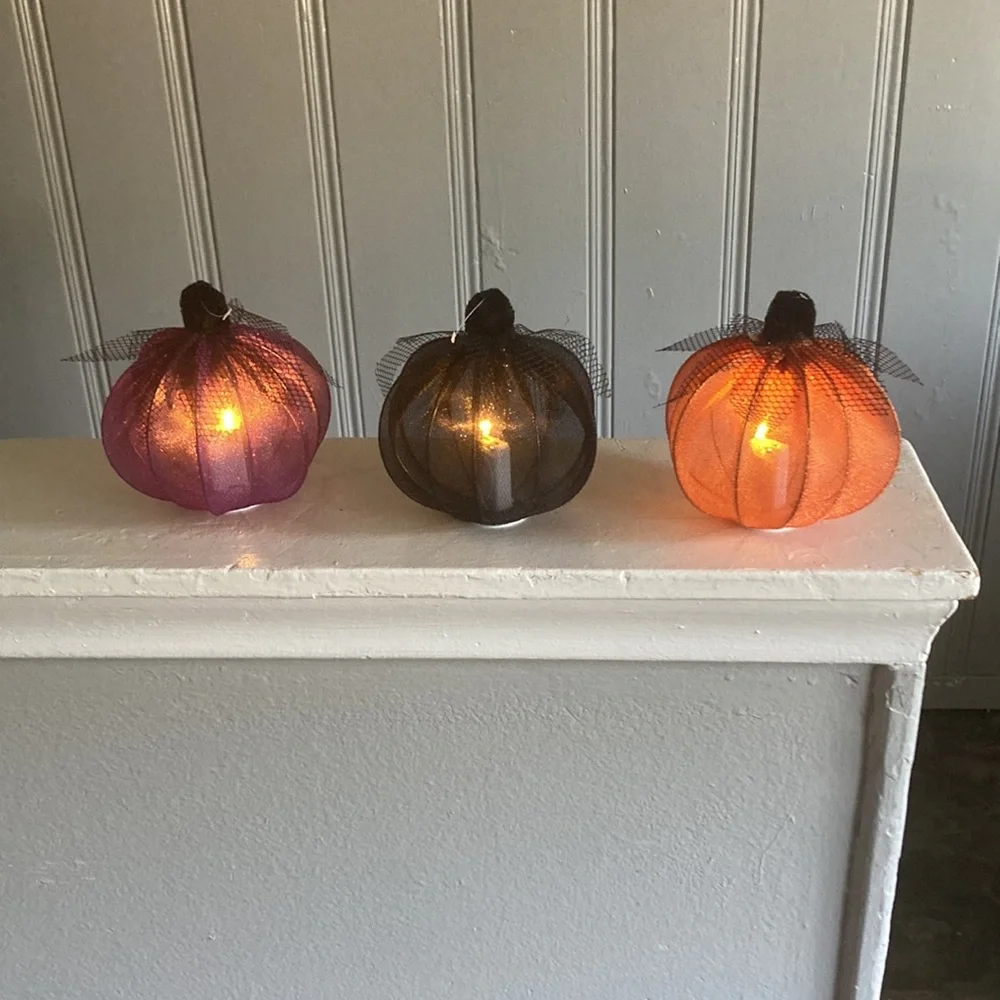 NWT- Set of 3-  Elegant Lace Covered Light Up LED Halloween Pumpkin Decorations